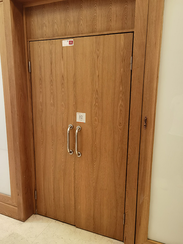 木質(zhì)裝飾防火門