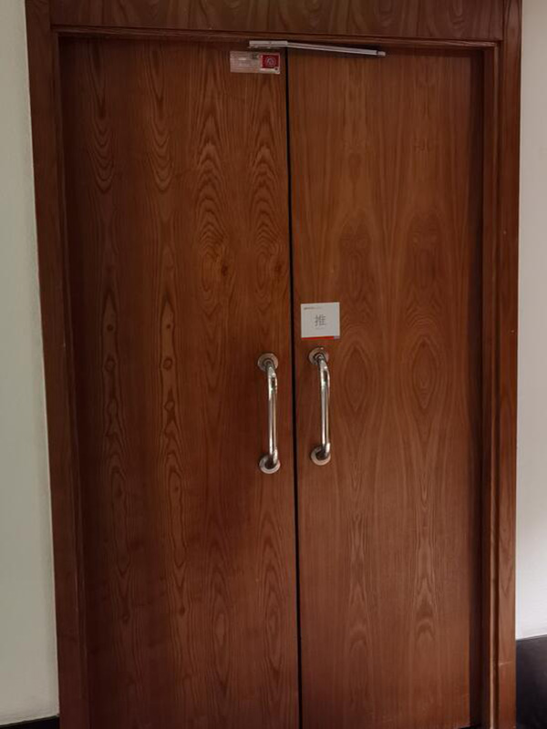 木質(zhì)裝飾防火門